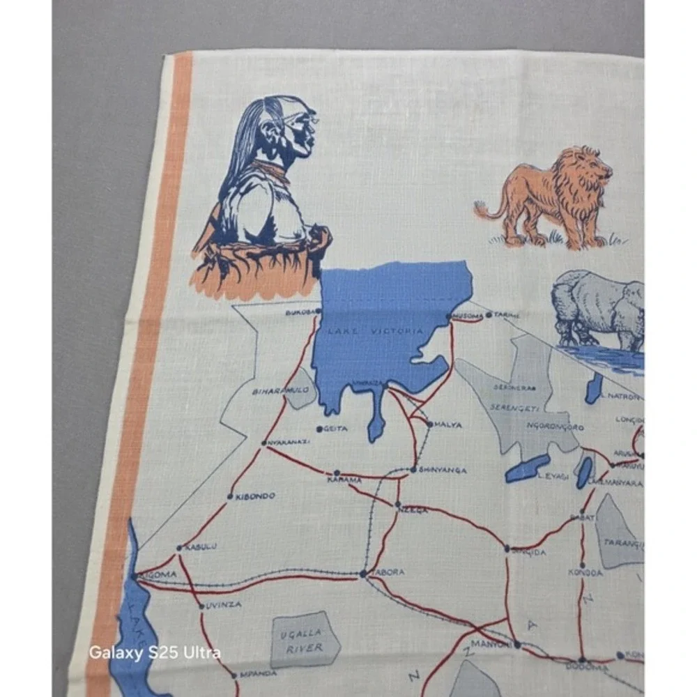 Africa Map‎ Tea Towel Linen Living in Africa Giraffe Lion Rhino